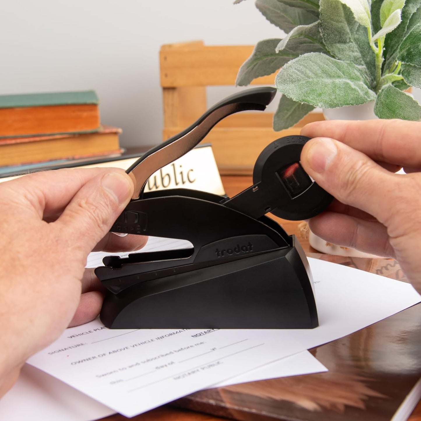 Wisconsin Round Notary Embosser | Official State Embosser | Official Seals | Meets State Specifications (Wisconsin, Round Embosser)
