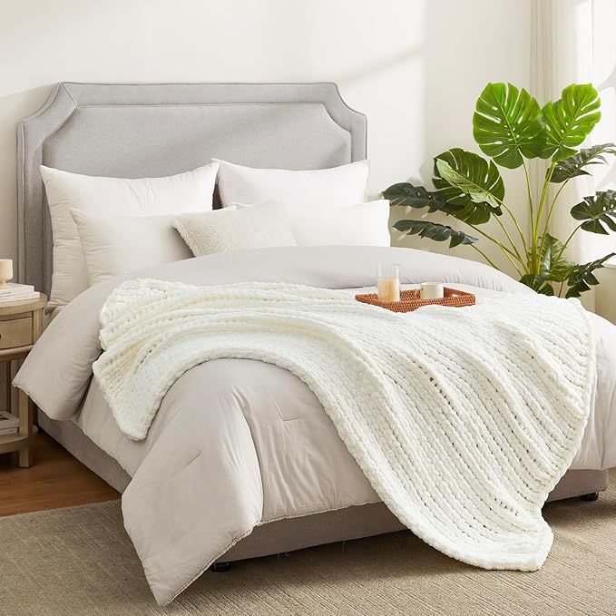 Amélie Home Chunky Knit Throw Blanket for Couch, Soft Chenille Crochet Blanket for Children, 40"x50", Ivory