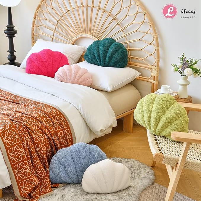 Beige Seashell Throw Pillows, Shell Shaped Throw Pillows, 13 Inch Soft Home Decorative Pillow Plush Cushion for Bed Couch Living Sofa Room Decor Accent Throw Pillow