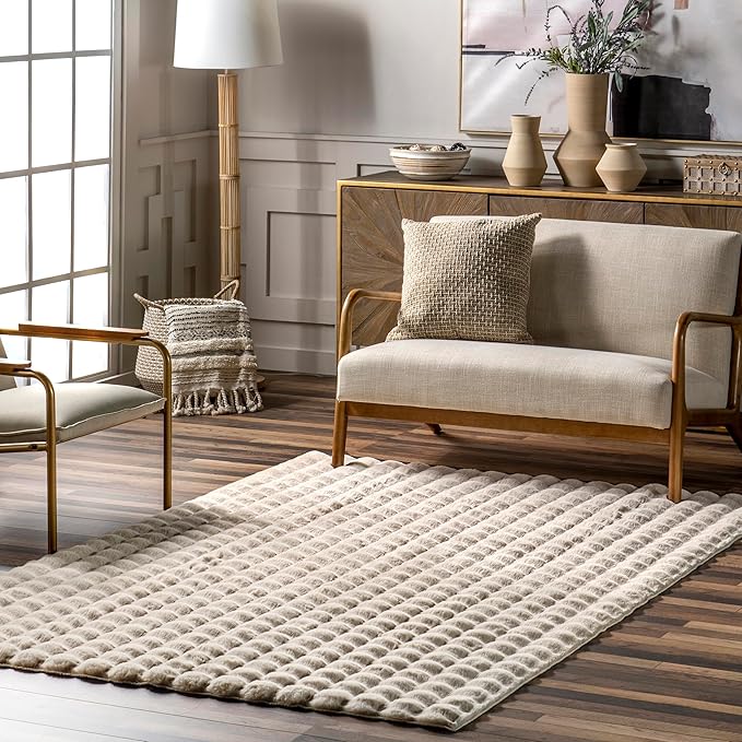 nuLOOM Jeni Solid Faux Rabbit Machine Washable Accent Rug, 2x3, Beige