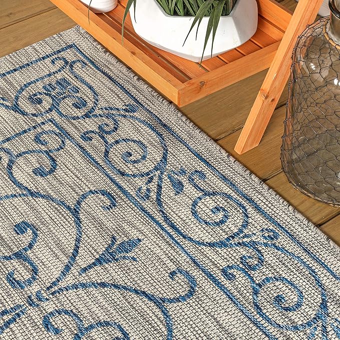 JONATHAN Y Vintage Filigree Indoor Outdoor Round Area Rug 4 Ft Gray/Navy, Charleston Textured Weave for Backyard, Patio, Porch, Easy-Cleaning, High Traffic, Pet-Friendly, Non-Shedding (SMB106C-4R)
